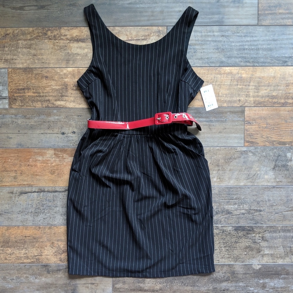 Dress with belt - Picture 1 of 8